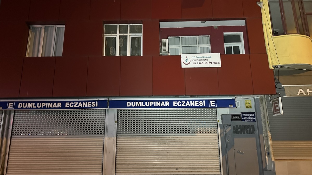 Adana'nın merkez Seyhan ilçesinde görev yaptığı aile sağlığı merkezinde darbedilen doktor...