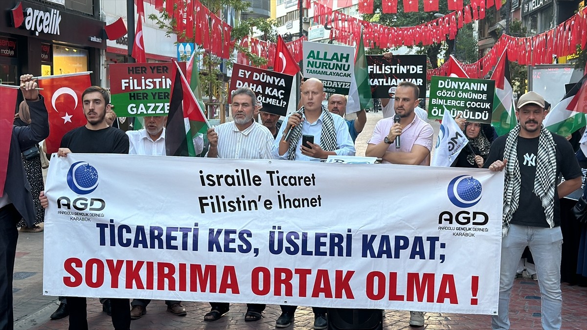 Karabük'te İsrail'in Filistin'e yönelik saldırılarına tepki gösterildi. Anadolu Gençlik Derneğinin...