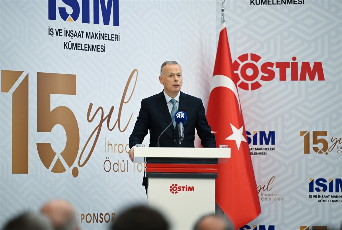 OSTİM İş ve İnşaat Makineleri Kümelenmesi (İŞİM) tarafından OSTİM Konferans Salonu'nda "2023...