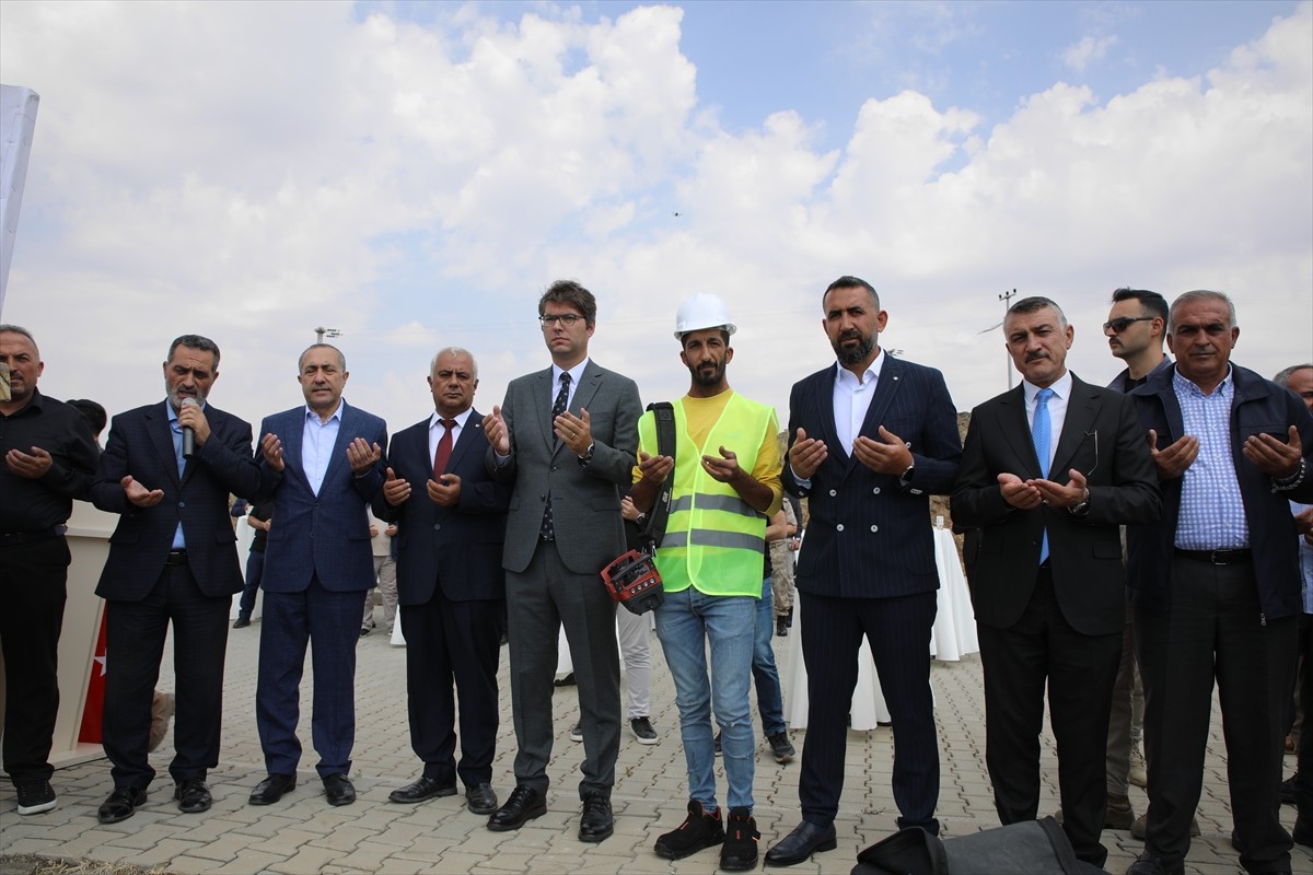 Van'ın Erciş ilçesinde 800 kişinin istihdam edileceği tekstil fabrikasının temeli atıldı. Temel...