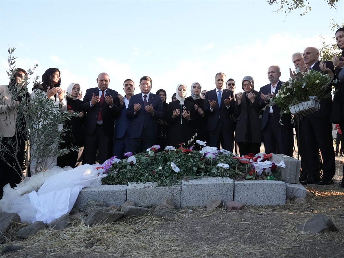 Aile ve Sosyal Hizmetler Bakanı Mahinur Özdemir Göktaş, Adalet Bakanı Yılmaz Tunç ve İçişleri...