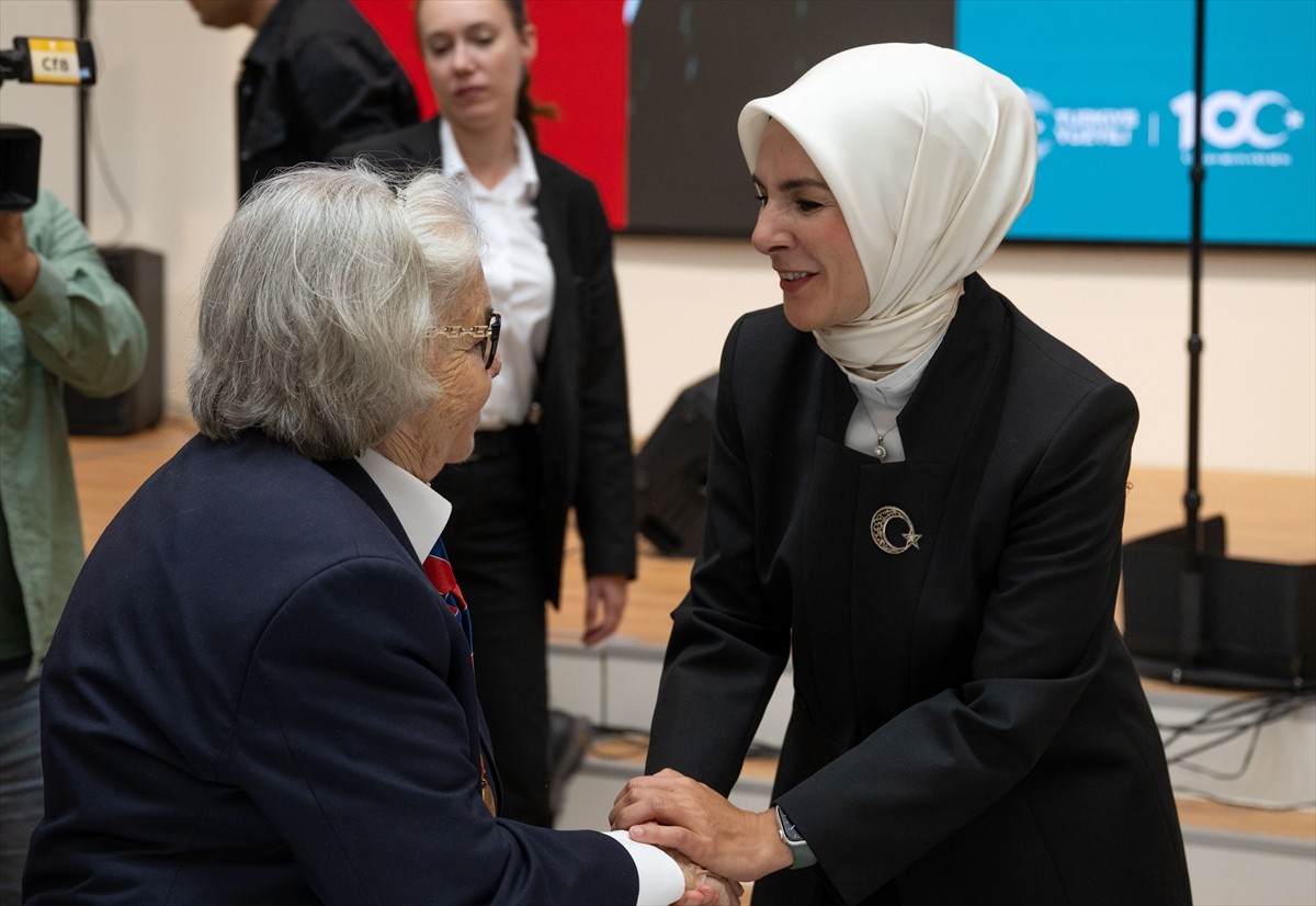 Aile ve Sosyal Hizmetler Bakanı Mahinur Özdemir Göktaş, Danıştay Eğitim Tesisi'nde düzenlenen...