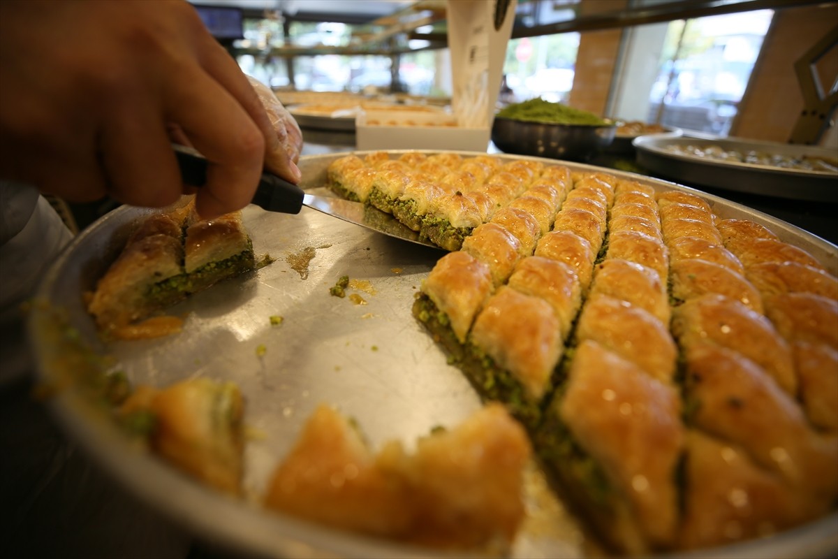 Gastronomi şehri Gaziantep'te, GastroAntep Kültür Yolu Festivali kapsamında Büyükşehir Belediyesi...