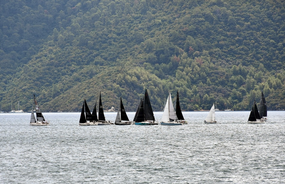 Muğla'nın Marmaris ilçesinde bu yıl ilk kez düzenlenen Kırlangıç Kupası Yat Yarışları tamamlandı....