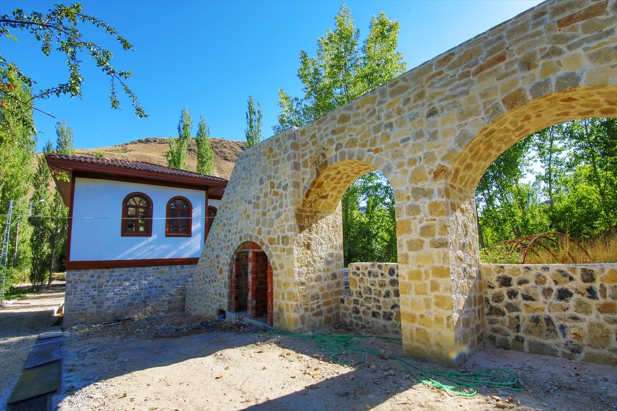 Sivas’ın Gürün ilçesinde atıl durumdaki Şeyh Hamid-i Veli'nin (Somuncu Baba) 14. yüzyılda inşa...