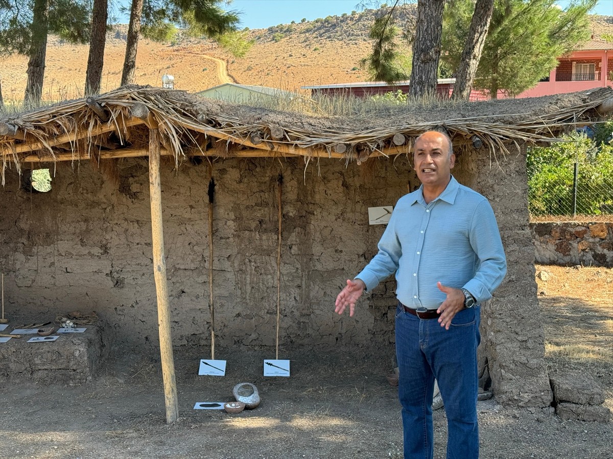 Kahramanmaraş'ın Türkoğlu ilçesindeki Domuztepe Höyüğü'nde yürütülen kazı çalışmalarının bu yılki...