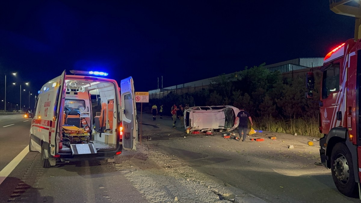 Kuzey Marmara Otoyolu Sarıyer geçişi Edirne istikametinde meydana gelen trafik kazasında 1 çocuk...