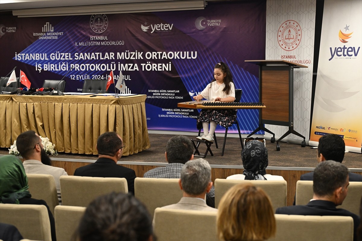 Medeniyet Üniversitesi bünyesinde açılan İstanbul'un ilk müzik ortaokulu olan İstanbul Güzel...