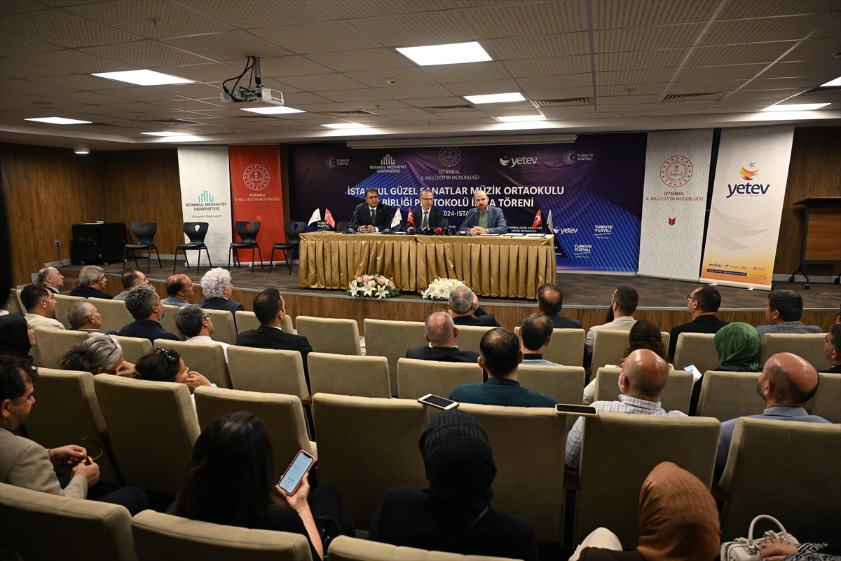 Medeniyet Üniversitesi bünyesinde açılan İstanbul'un ilk müzik ortaokulu olan İstanbul Güzel...