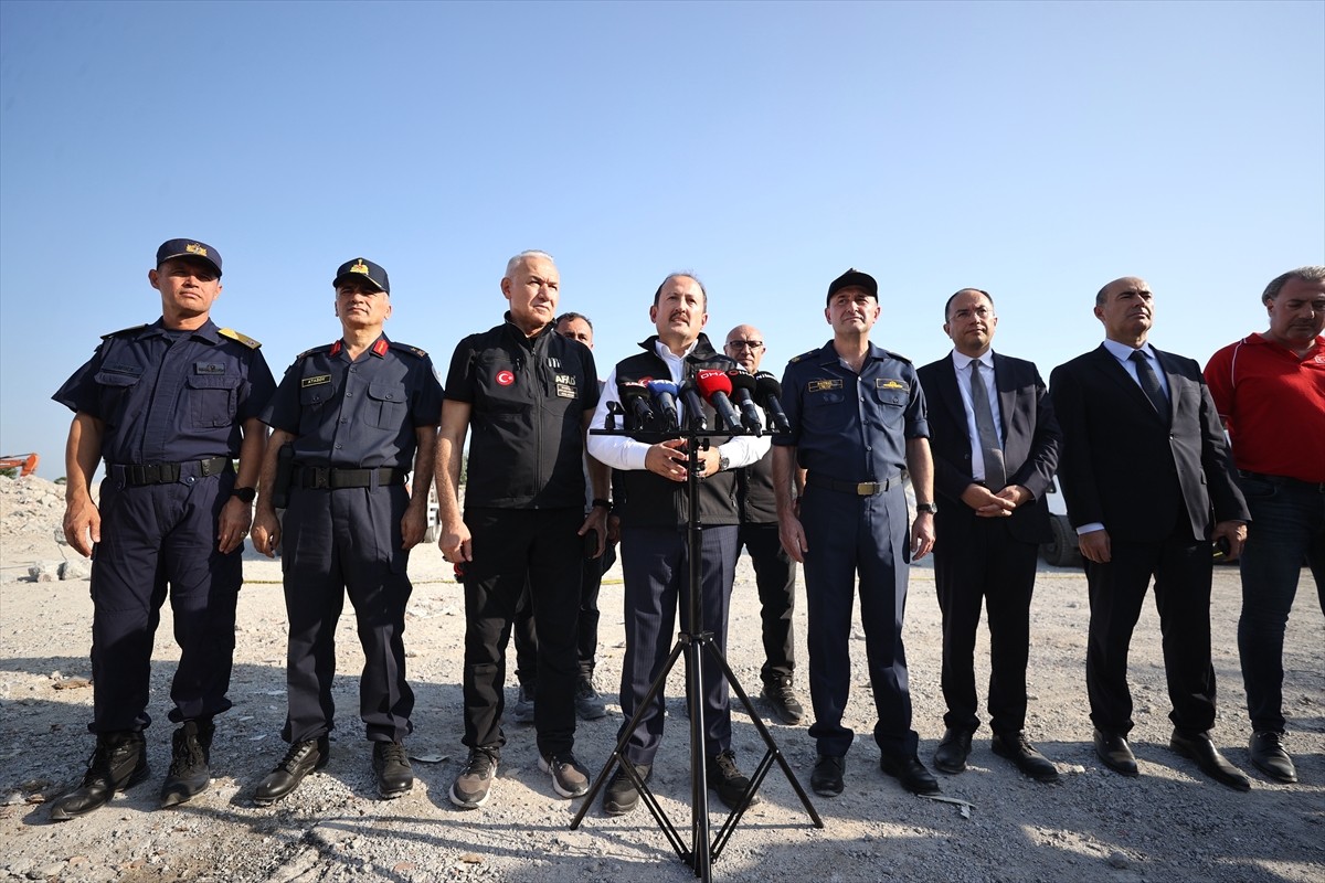 Mersin'de senaryo gereği 4 ilin etkilendiği 7 büyüklüğündeki depremin bölgesel tatbikatı başladı....