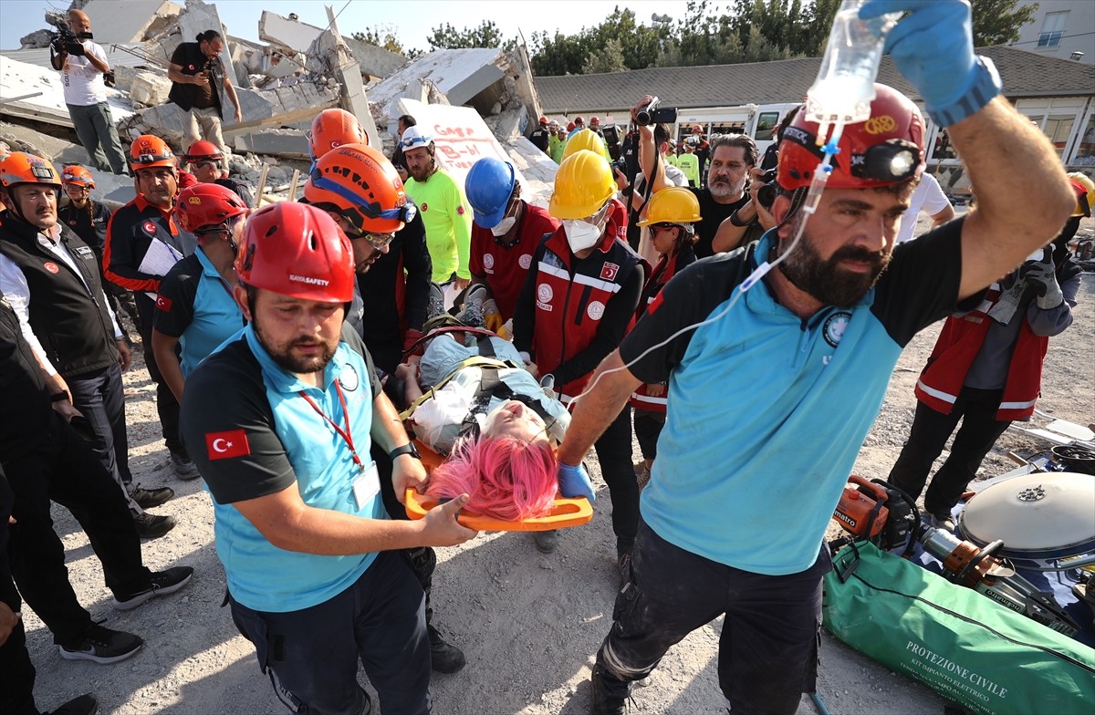 Mersin'de senaryo gereği 4 ilin etkilendiği 7 büyüklüğündeki depremin bölgesel tatbikatı başladı. ...