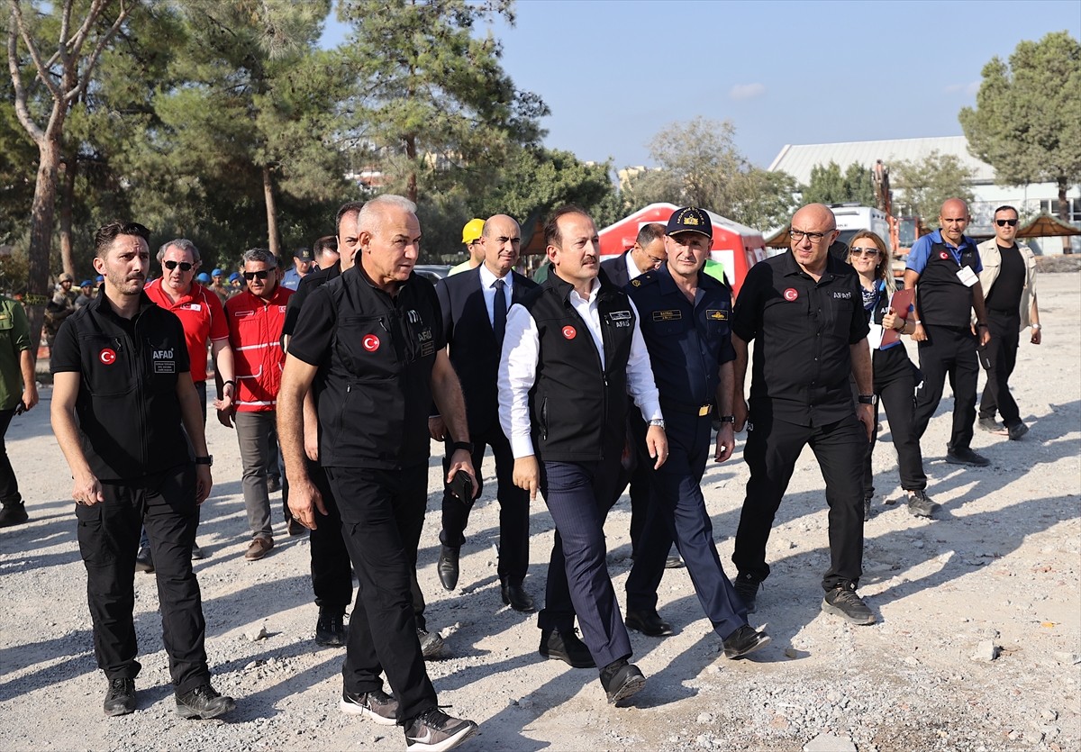 Mersin'de senaryo gereği 4 ilin etkilendiği 7 büyüklüğündeki depremin bölgesel tatbikatı başladı....