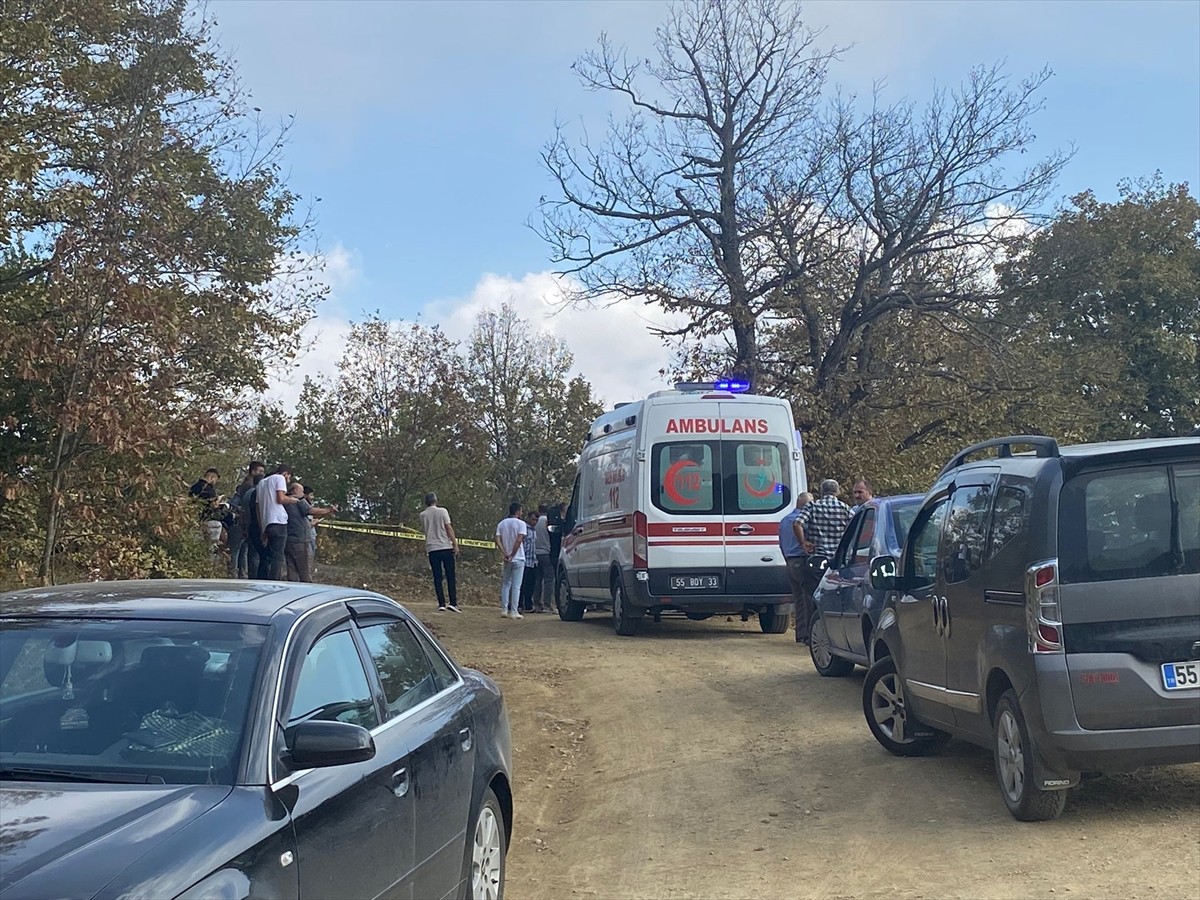 Samsun'un Asarcık ilçesinde, yanan kamyonette bir erkek cesedi bulundu.