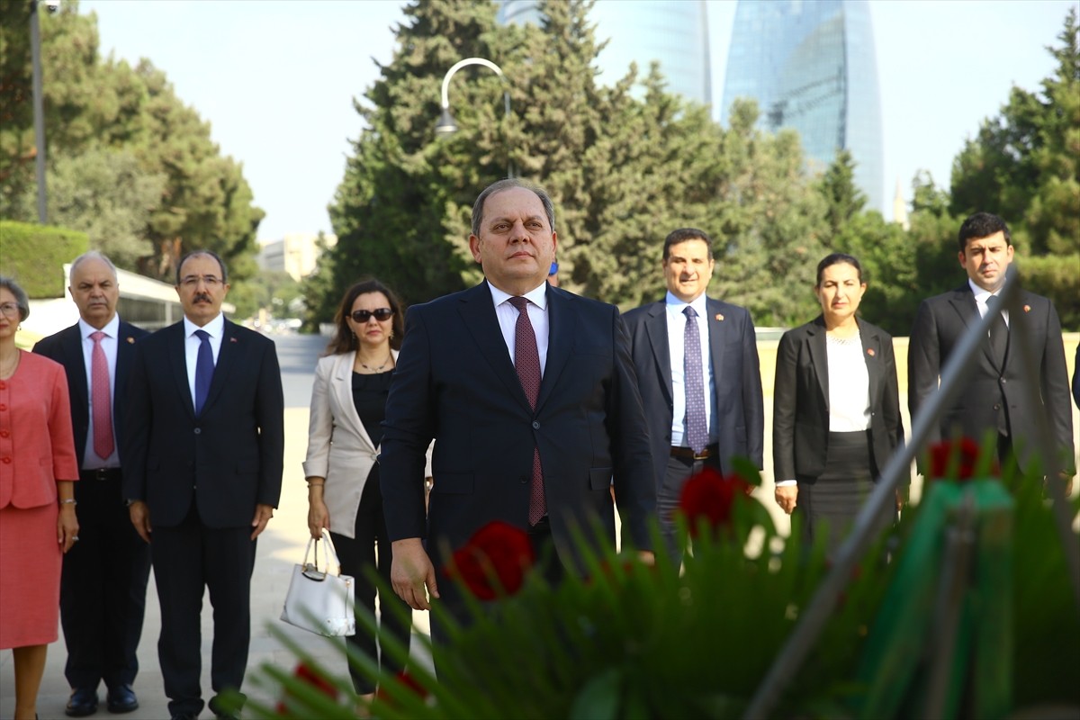 Yargıtay Başkanı Ömer Kerkez (solda), temaslarda bulunmak üzere geldiği Azerbaycan'ın başkenti...