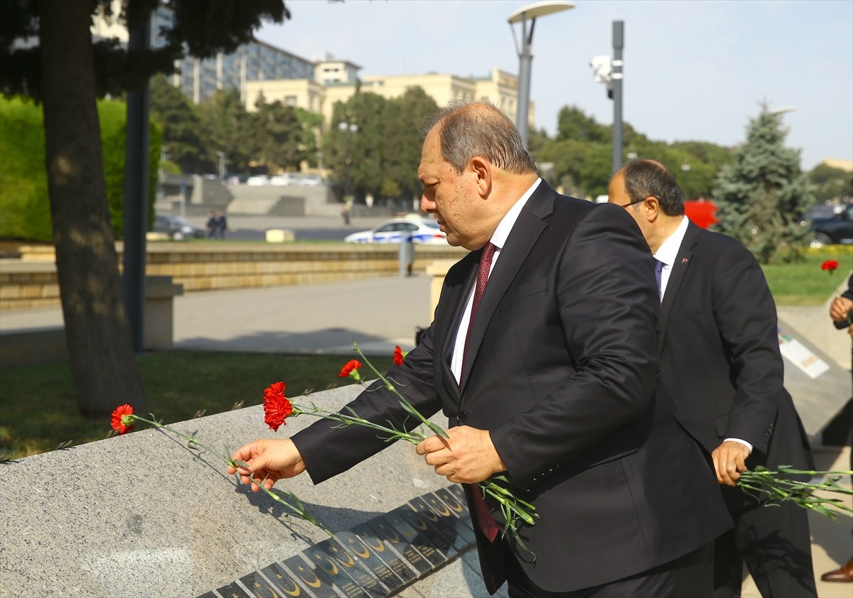 Yargıtay Başkanı Ömer Kerkez (solda), temaslarda bulunmak üzere geldiği Azerbaycan'ın başkenti...