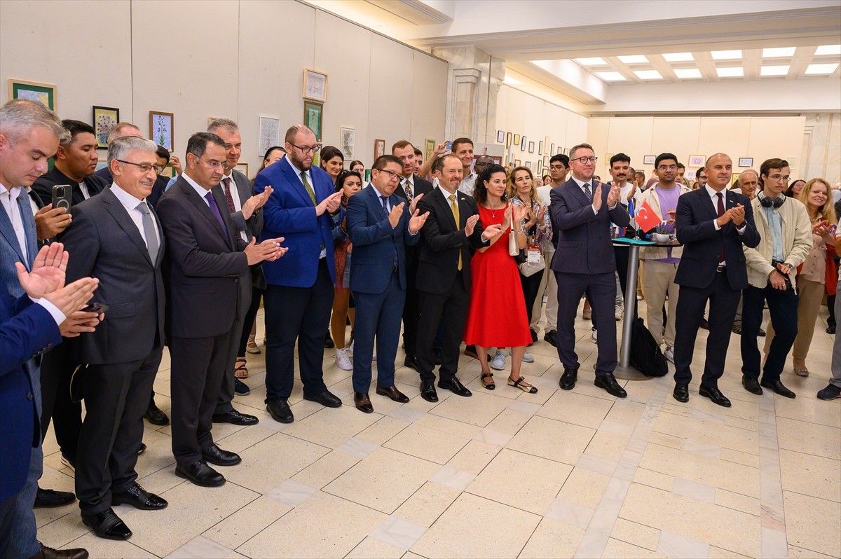 Yunus Emre Enstitüsü (YEE), Romanya Parlamento Sarayı'nda organize ettiği "Türk Kültür Ayı"...