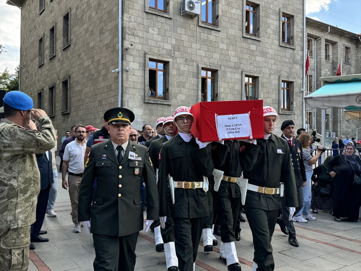  Zeytin Dalı Harekatı bölgesinde meydana gelen silah kazasında şehit olan Piyade Uzman Çavuş Onur...