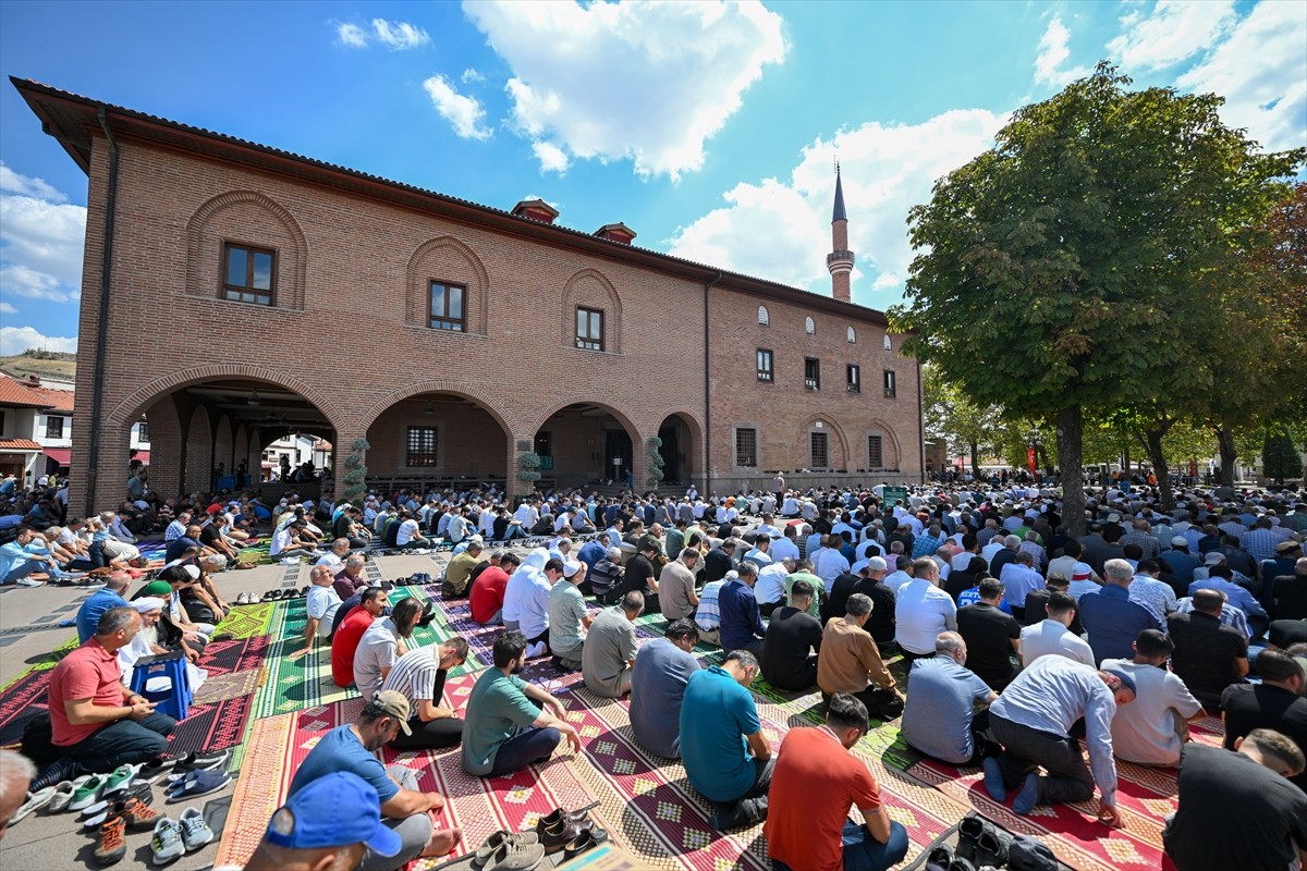 Ankara Filistin Dayanışma Platformunun (ANFİDAP) çağrısıyla Hacı Bayram Veli Camisi'nde cuma...