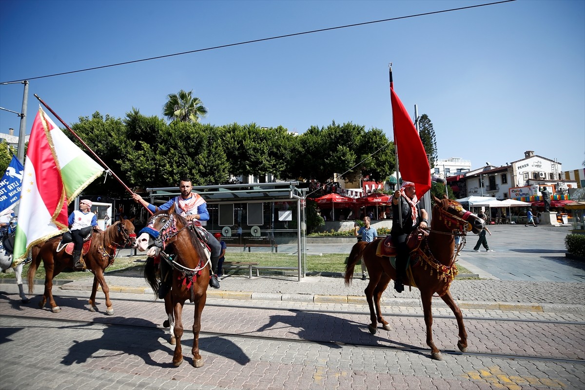 Antalya'da bu yıl üçüncüsü gerçekleştirilen Uluslararası Yörük Türkmen Festivali kapsamında...