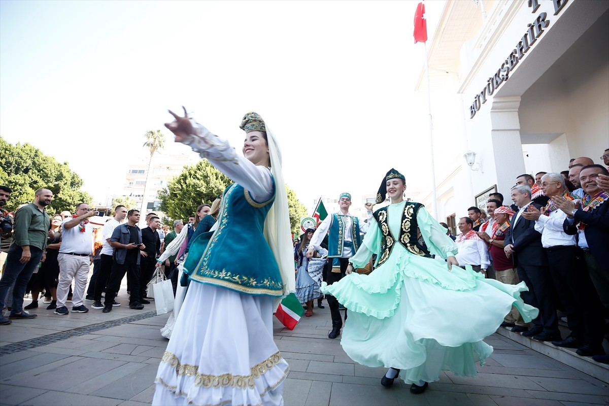 Antalya'da bu yıl üçüncüsü gerçekleştirilen Uluslararası Yörük Türkmen Festivali kapsamında...