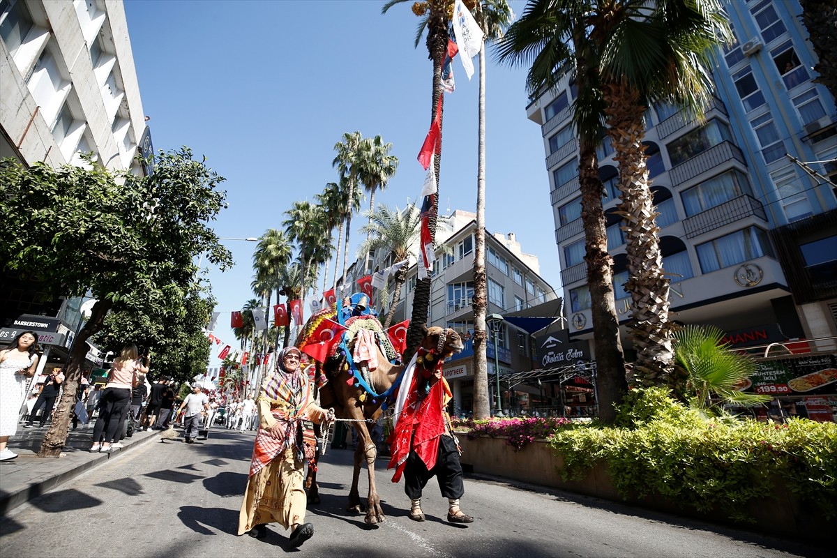 Antalya'da bu yıl üçüncüsü gerçekleştirilen Uluslararası Yörük Türkmen Festivali kapsamında...