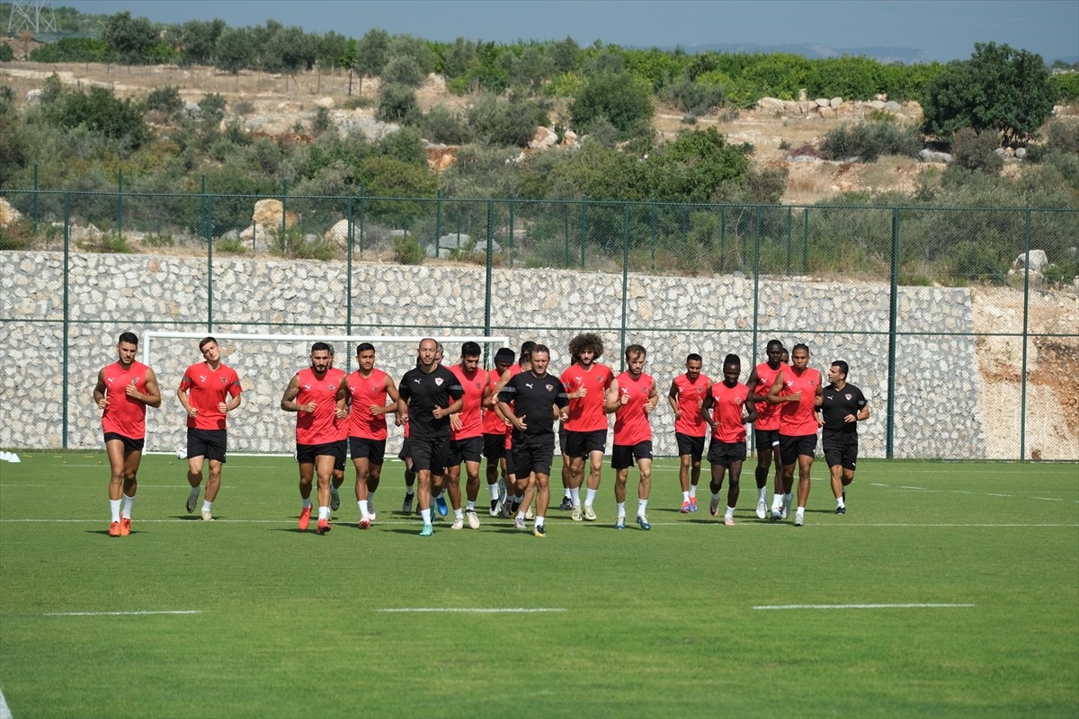 Atakaş Hatayspor, Trendyol Süper Lig'in 5. haftasında 15 Eylül Pazar günü deplasmanda Corendon...