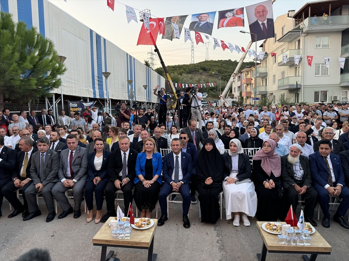 CHP Genel Başkanı Özgül Özel, İzmit Belediyesi tarafından Alikahya Fatih Mahallesi'nde, geçen yıl...