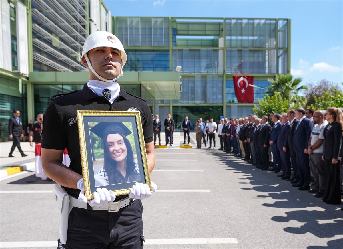 İşgal altındaki Batı Şeria'da İsrail askerlerince öldürülen Ayşenur Ezgi Eygi'nin naaşı, İzmir'e...