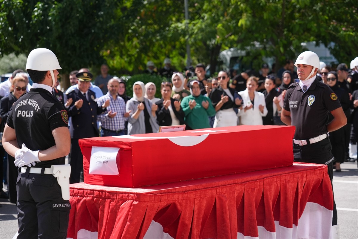 İşgal altındaki Batı Şeria'da İsrail askerlerince öldürülen Ayşenur Ezgi Eygi'nin naaşı, İzmir'e...