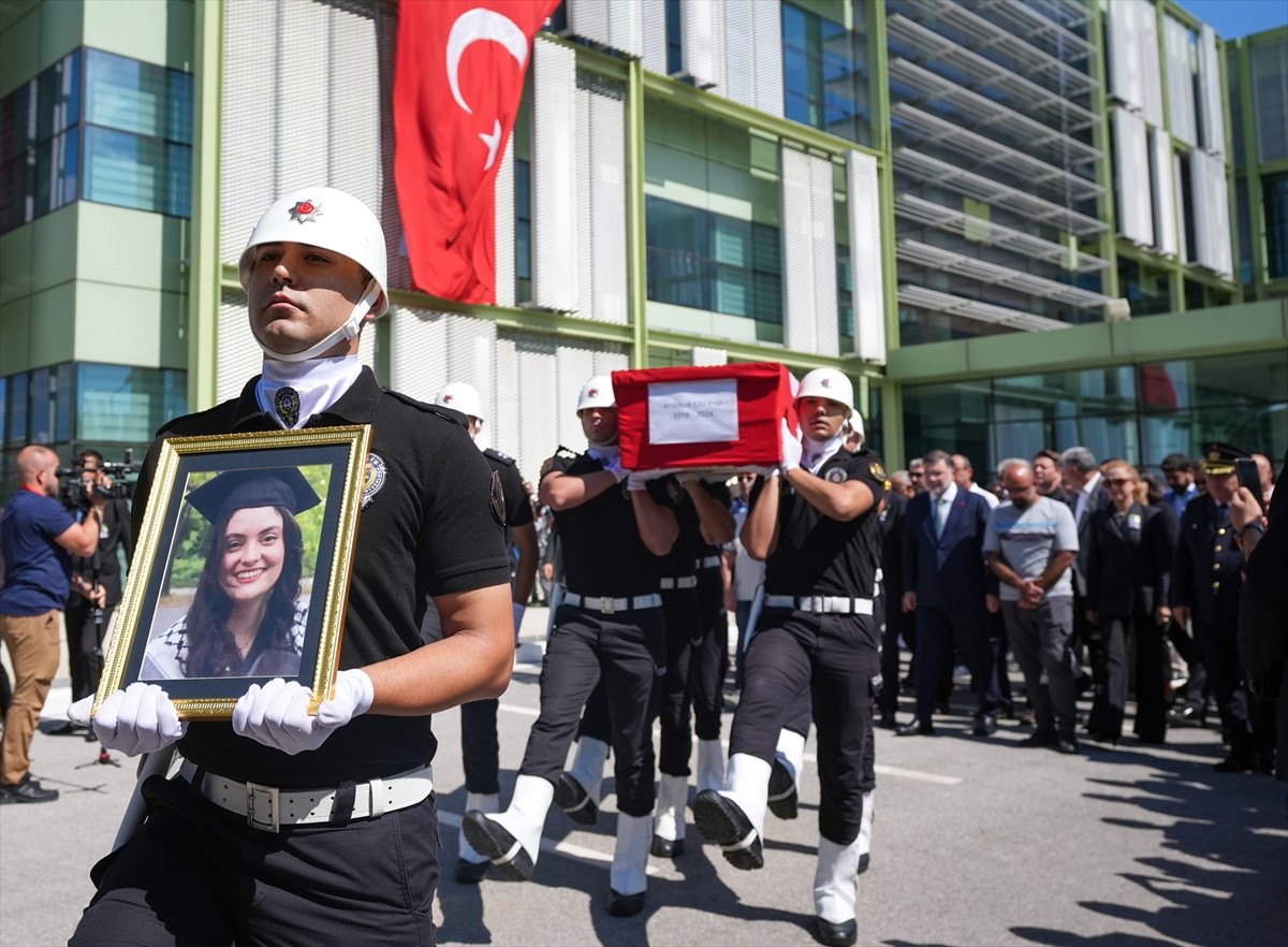 İşgal altındaki Batı Şeria'da İsrail askerlerince öldürülen Ayşenur Ezgi Eygi'nin naaşı, İzmir'e...