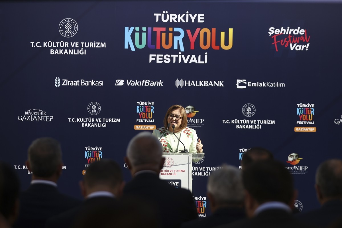 Kültür ve Turizm Bakanı Nuri Ersoy, Gaziantep Kültür Yolu Festivali'nin basın lansmanına katılarak...