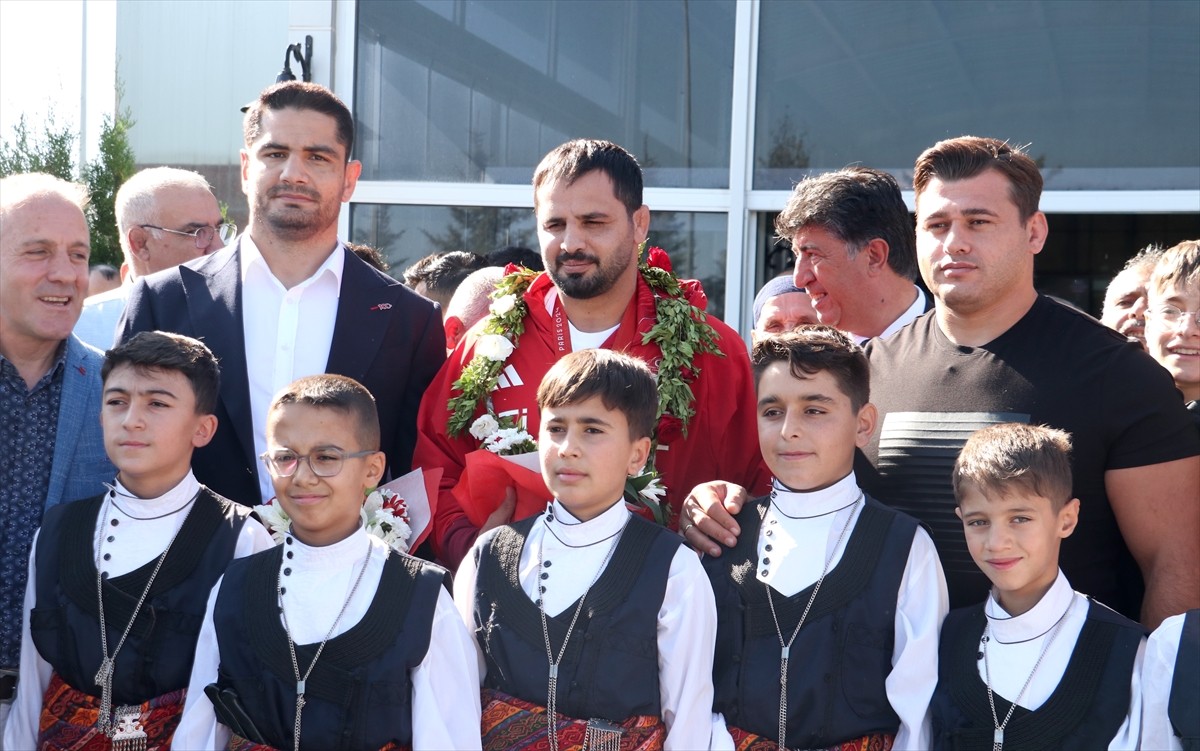 Paris 2024 Paralimpik Oyunları'nda altın madalya kazanan judocu İbrahim Bölükbaşı için memleketi...