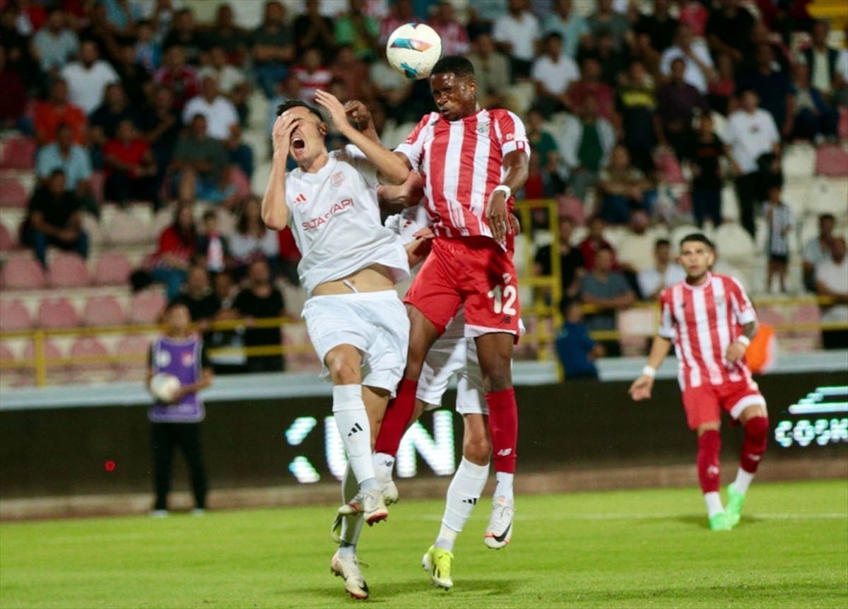 Trendyol 1. Lig'in 5. haftasında Boluspor ile Siltaş Yapı Pendikspor Bolu Atatürk Stadyumunda...