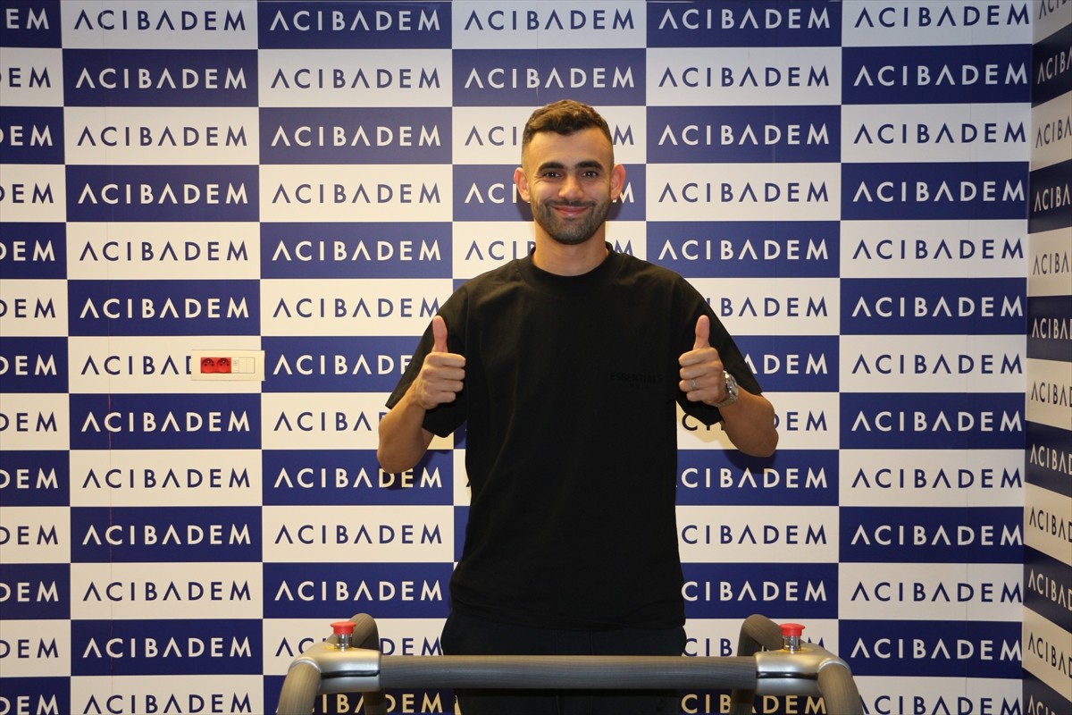 Trendyol Süper Lig ekiplerinden Çaykur Rizespor, Cezayirli oyuncu Rachid Ghezzal'ı kadrosuna...