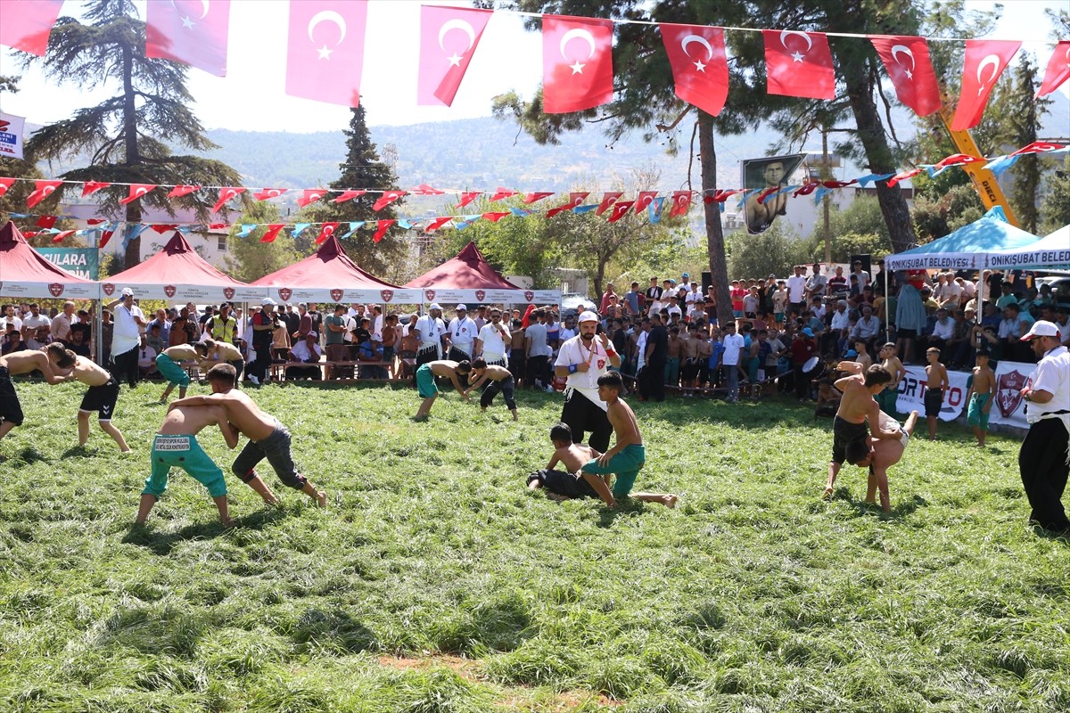 "Bekir Böke Şalvar Güreşi Türkiye Şampiyonası" Kahramanmaraş'ın Onikişubat ilçesinde yapıldı....