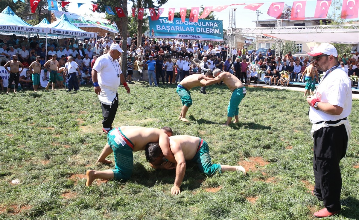 "Bekir Böke Şalvar Güreşi Türkiye Şampiyonası" Kahramanmaraş'ın Onikişubat ilçesinde yapıldı....