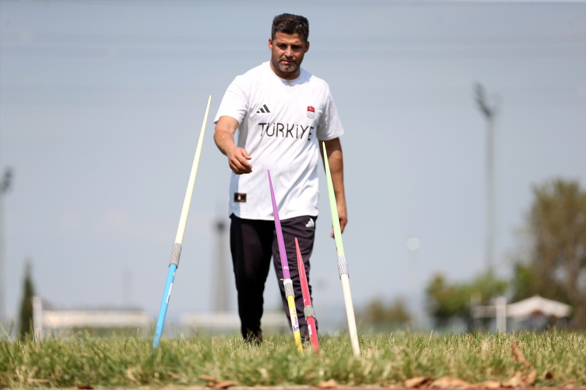 Türkiye adına yarışmaya başladıktan sonra Avrupa ve dünya şampiyonluğu, olimpiyat ikinciliği elde...