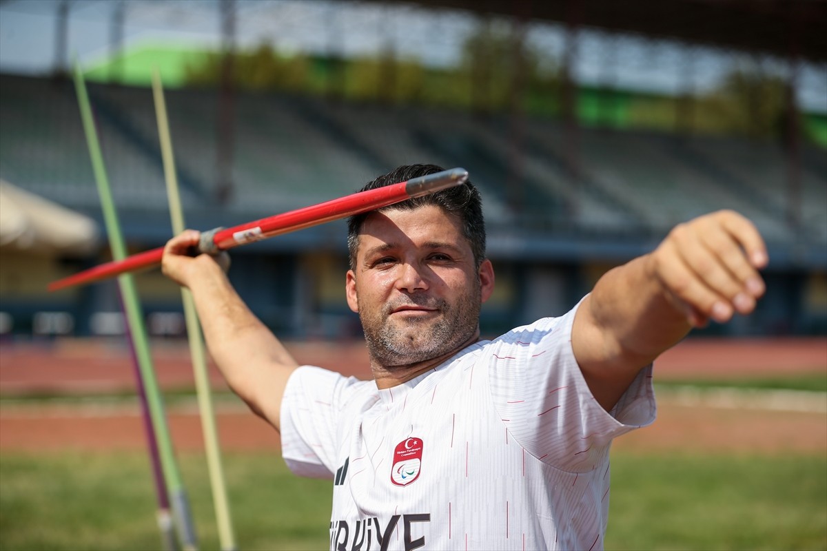 Türkiye adına yarışmaya başladıktan sonra Avrupa ve dünya şampiyonluğu, olimpiyat ikinciliği elde...