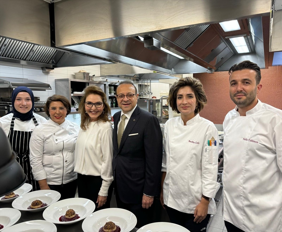 Çekya'nın başkenti Prag'da tanıtılan Türk mutfağı büyük ilgi gördü. Gastronominin Nobel'i olarak...