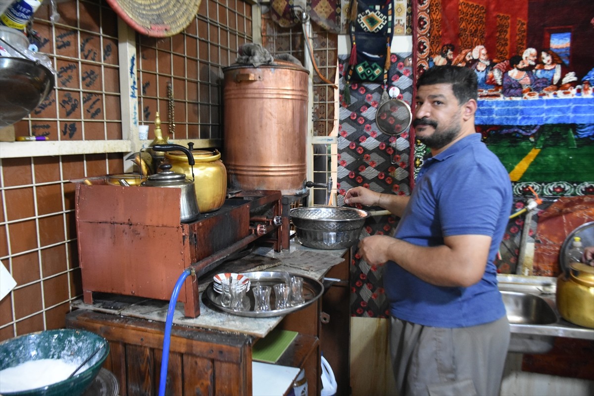 Irak'ın Kerkük kentinin merkezindeki Korya semtinde yaklaşık 50 yıl önce kurulan Beşiktaş Kafe...