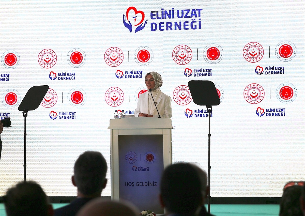 Aile ve Sosyal Hizmetler Bakanı Mahinur Özdemir Göktaş, Hatay'da Serdar Demir Çocuk Evleri...