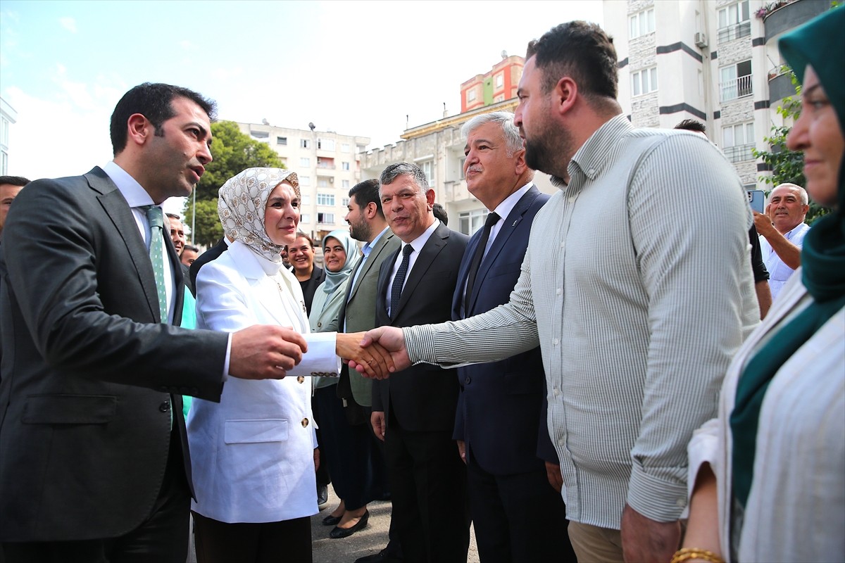 Aile ve Sosyal Hizmetler Bakanı Mahinur Özdemir Göktaş (sol 3), Osmaniye Valiliği'ni ziyaret etti....