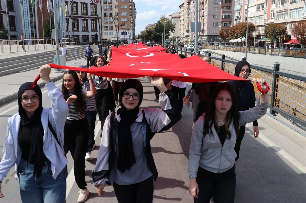 Cumhurbaşkanı Yardımcısı Cevdet Yılmaz (sol 4), Başbakan Adnan Menderes'in idam edilişinin 63....