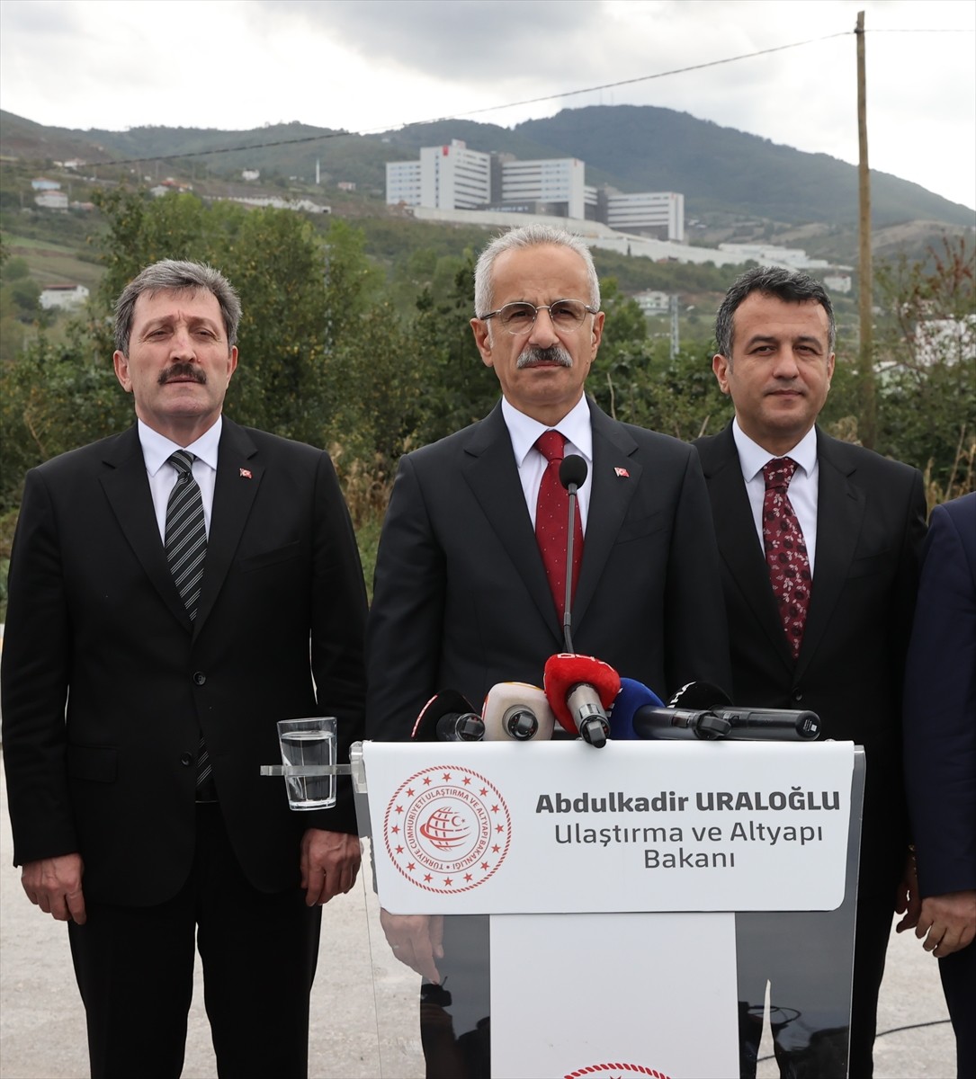 Ulaştırma ve Altyapı Bakanı Abdulkadir Uraloğlu (fotoğrafta), yapımı devam eden Samsun Şehir...