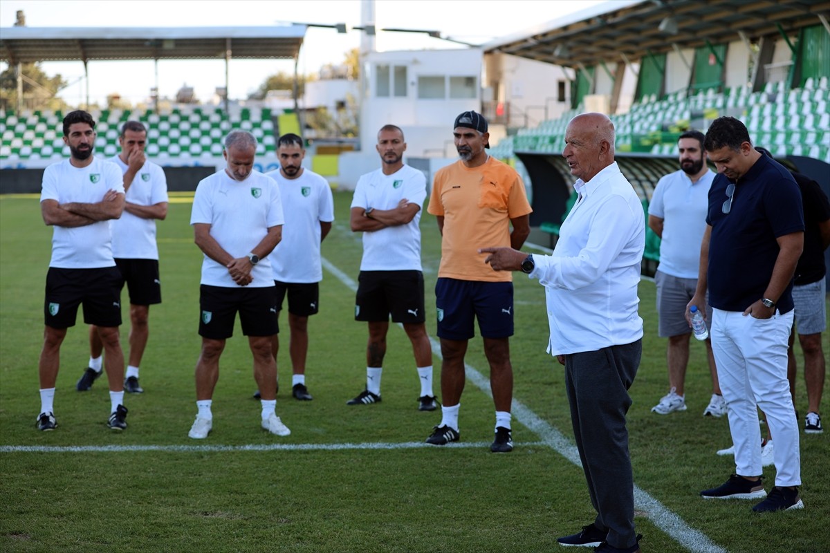 Bodrum Futbol Kulübü Başkanı Fikret Öztürk, oyuncularına güvendiğini ve yeşil-beyazlı ekibin ligin...