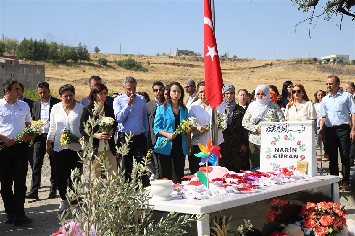 DEM Parti Eş Genel Başkanı Tülay Hatimoğulları, merkez Bağlar ilçesine bağlı Tavşantepe...