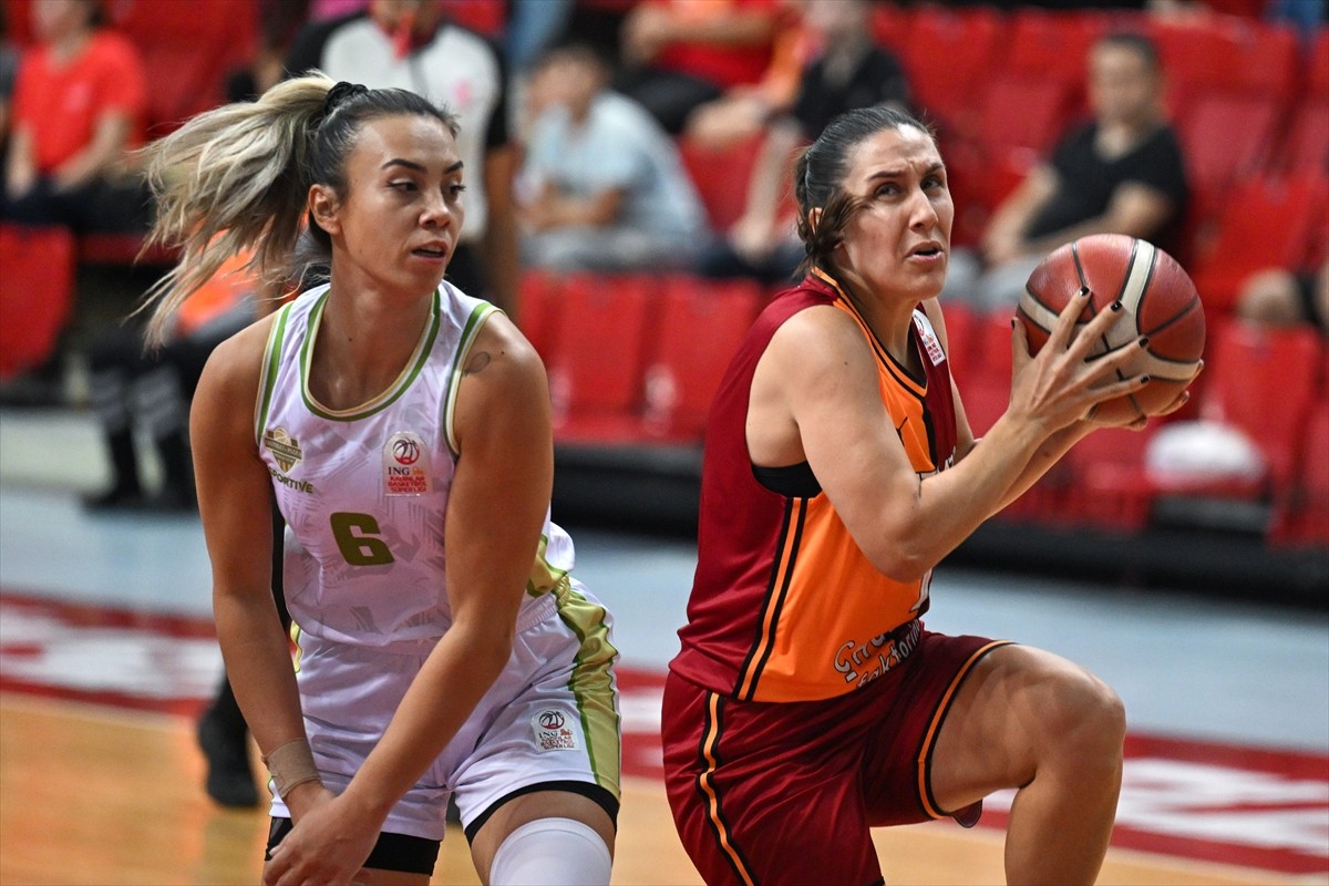 Kayseri'de düzenlenen 18. Erciyes Kupası Kadınlar Basketbol Turnuvası'nda Galatasaray Çağdaş...