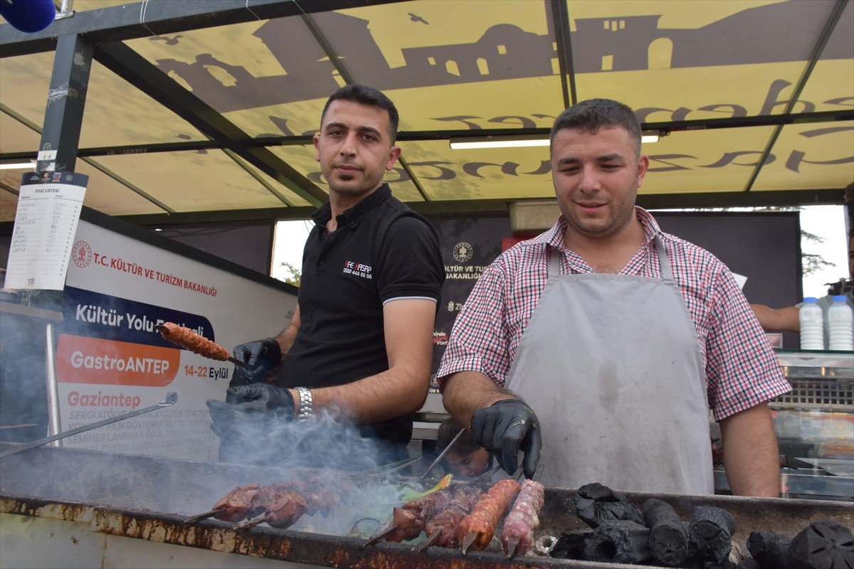 Kültür ve Turizm Bakanlığı ile Gaziantep Büyükşehir Belediyesi iş birliğinde düzenlenen...