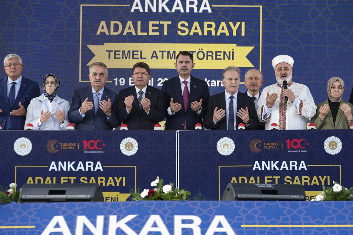 Ankara'da 6 ayrı binada hizmet veren adliyenin yerine, 312 bin metrekarelik alanda yapılacak...