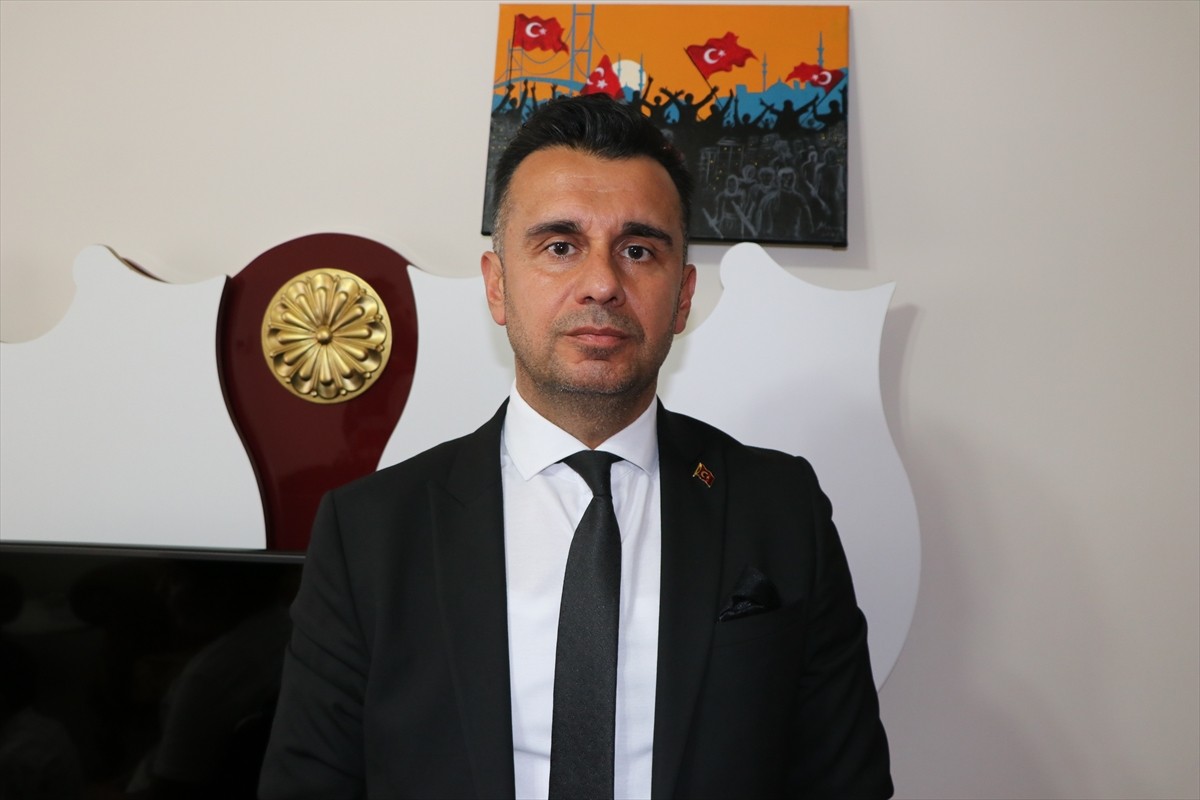 Erzurum'da devlet korumasındaki çocuklar, Erzurumlu 93 yaşındaki Kore gazisi Recep Kekeç'i ziyaret...